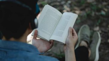 pengertian cerita fiksi