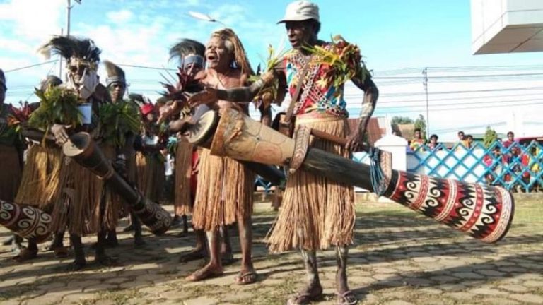 10 Contoh Alat Musik Ritmis: Pengertian, Fungsi dan Gambarnya