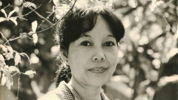 nh dini - sastrawan puisi terkenal