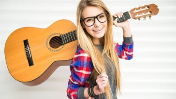 chord gitar mendung tanpo udan