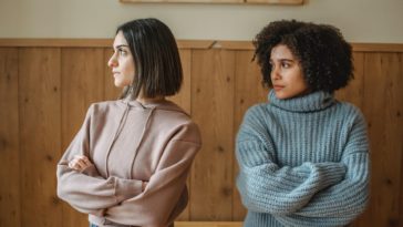 Tanda Orang Tidak Suka Pada Kita