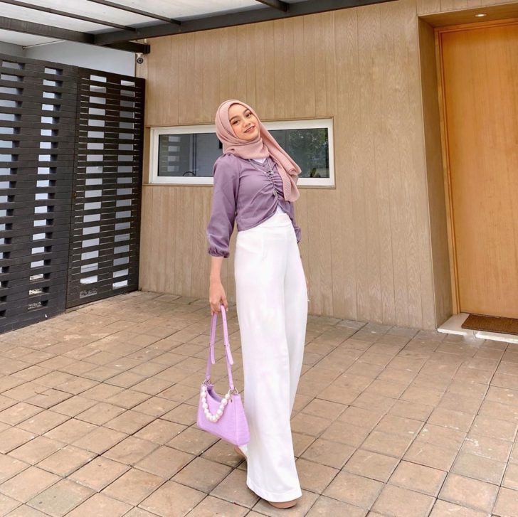 Baju Ungu Cocok dengan Jilbab Warna Apa Saja? Ini Inspirasi OOTD-nya