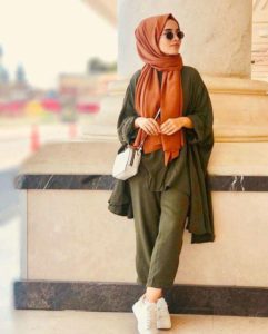 Baju Warna Hijau Army Cocok dengan Jilbab Warna Apa