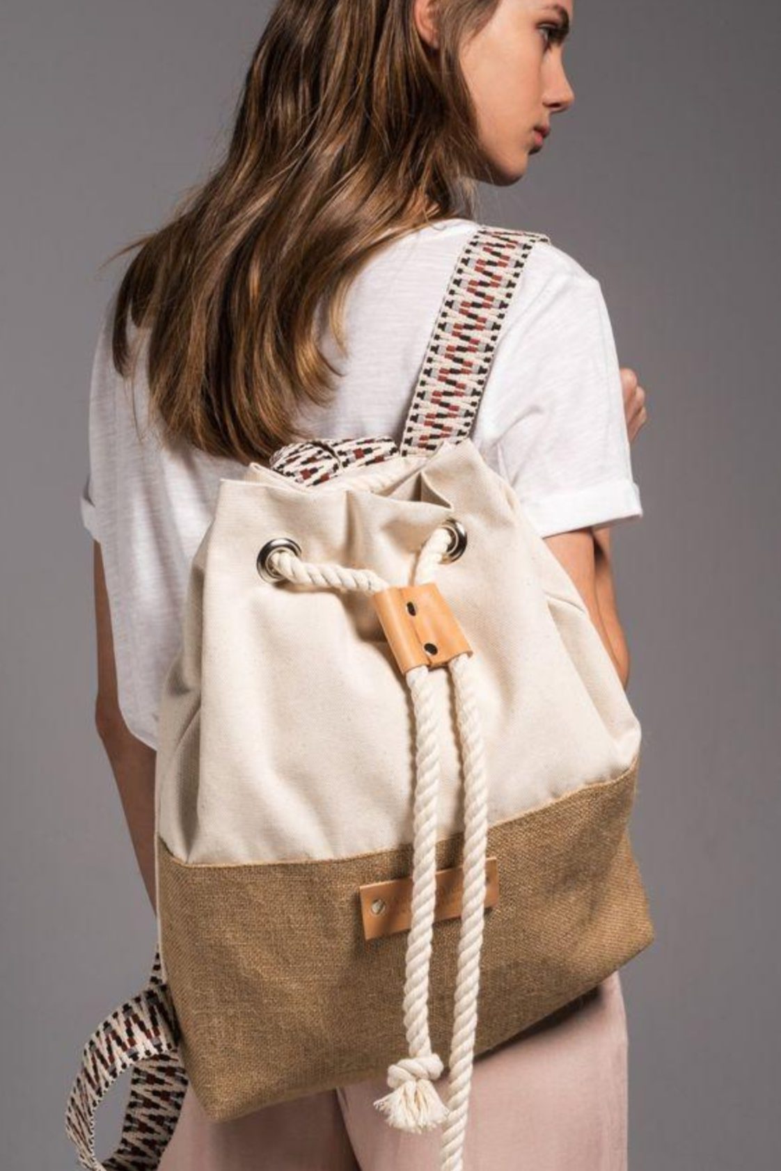 Deretan Merk Tas Branded Wanita yang Terkenal Awet