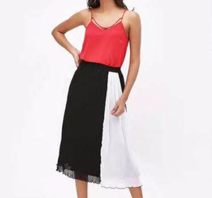 Baju yang Cocok untuk Rok Plisket