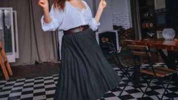 Baju yang Cocok untuk Rok Plisket