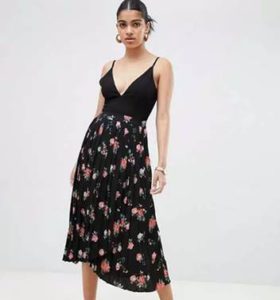 Baju yang Cocok untuk Rok Plisket