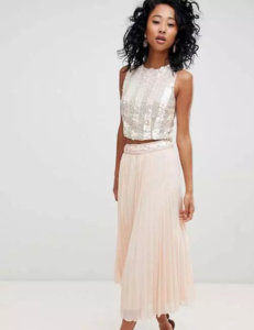 Baju yang Cocok untuk Rok Plisket