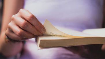 Novel karangan Paulo Coelho