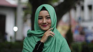 Baju Warna Mint Cocok dengan Jilbab Warna Apa