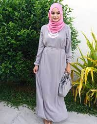 Baju Abu-Abu Cocok dengan Warna Apa