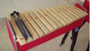 Alat musik kolintang