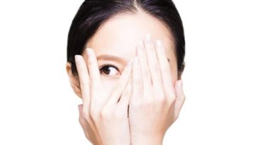 kedutan mata kiri bawah