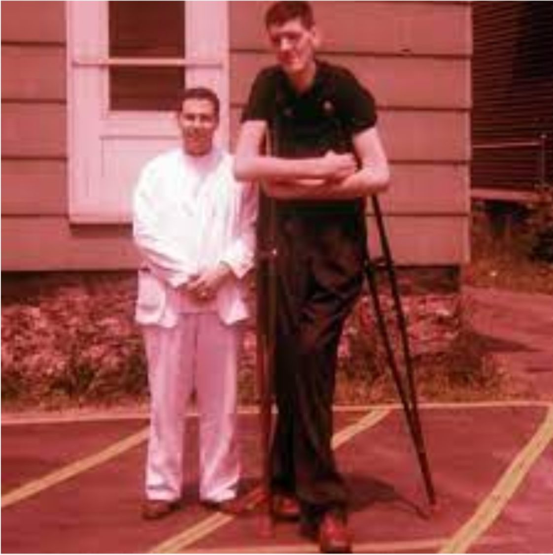 16 Orang Tertinggi di Dunia, Salah Satunya Berasal dari Indonesia