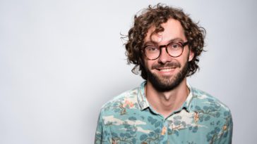 Model Rambut Ikal Pria