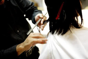 Mimpi Potong Rambut Pendek