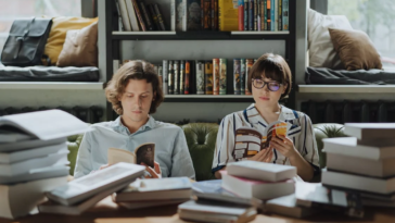 perbedaan introvert dan ekstrovert