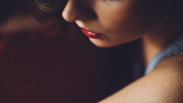 Cara Membuat Bibir Merah Alami