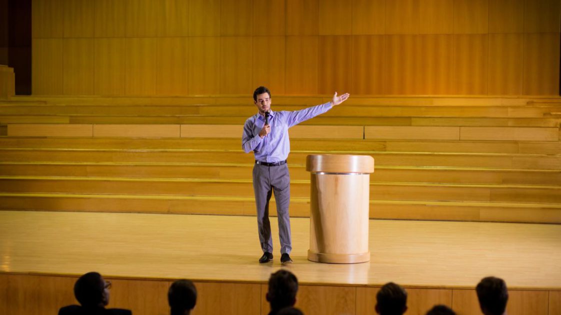 50+ Contoh Pantun Pembuka Acara yang Bisa Bikin Suasana Meriah