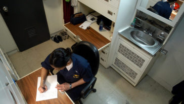 Contoh Surat Undangan Resmi